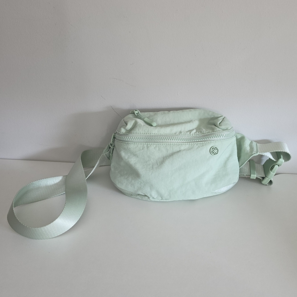 Gaiam Green Belt Bag with Adjustable Strap